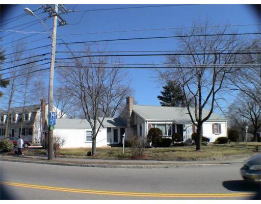 Click on Picture to find out more info about 4 Ridgewood Dr in Norwood.