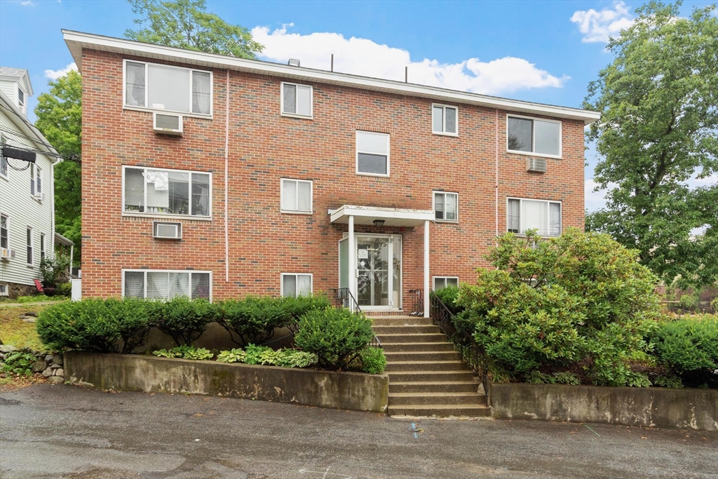  6 Norumbega Terrace Unit 8, Waltham, MA 02453