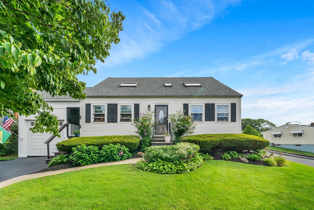 2 Durkin Rd, Salem MA home for sale