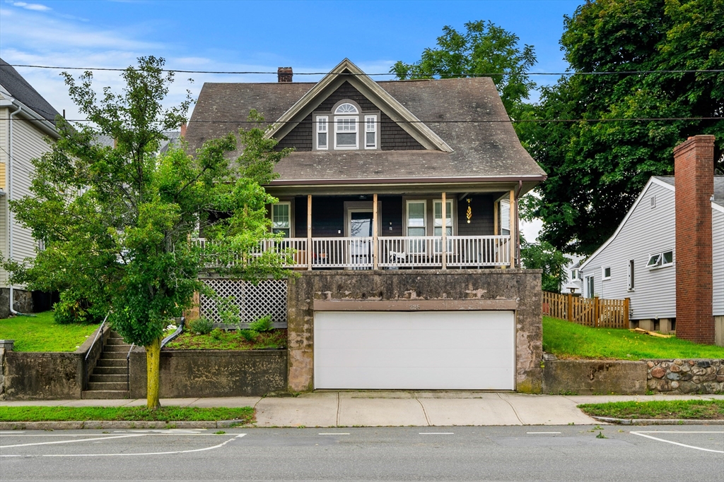 225 North St, Salem MA home for sale