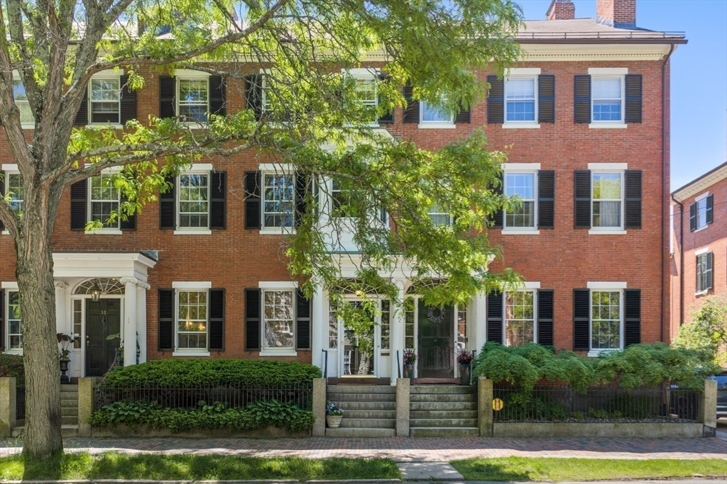 33 Chestnut St, Salem MA home for sale