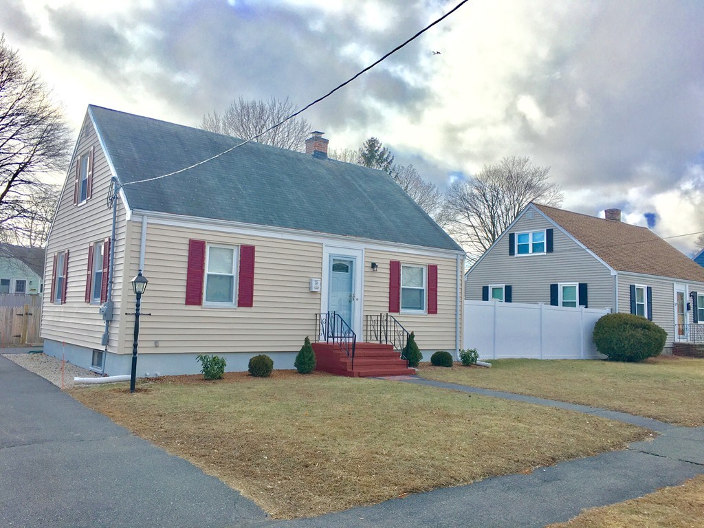 25 Griffin Road, Peabody, Single Family Home